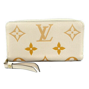 Louis Vuitton Zippy Wallet by the Pool Crme Saffron